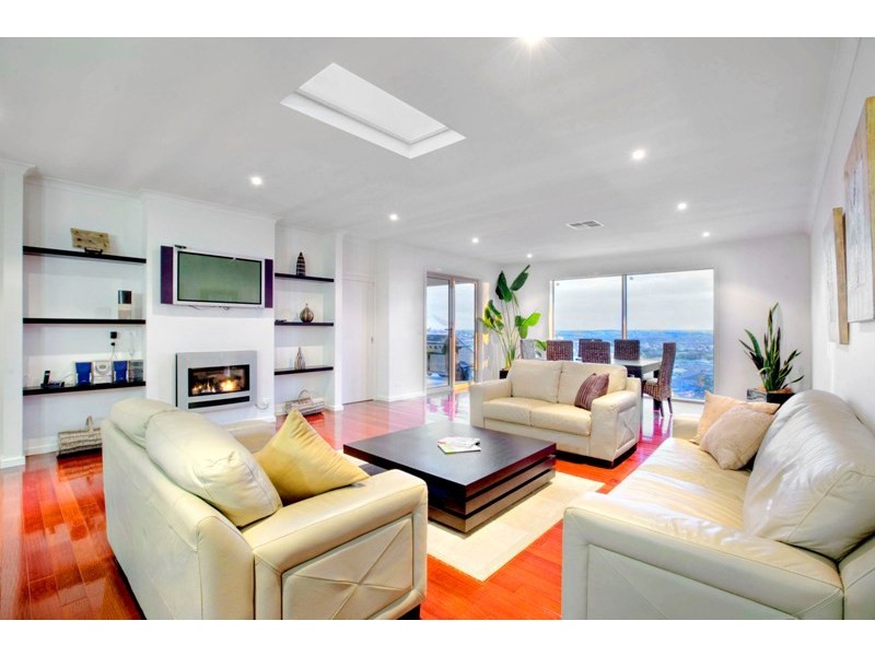 38 Leemak Crescent, Berwick VIC 3806