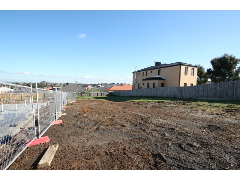 1 Bluebird Drive, Berwick VIC 3806