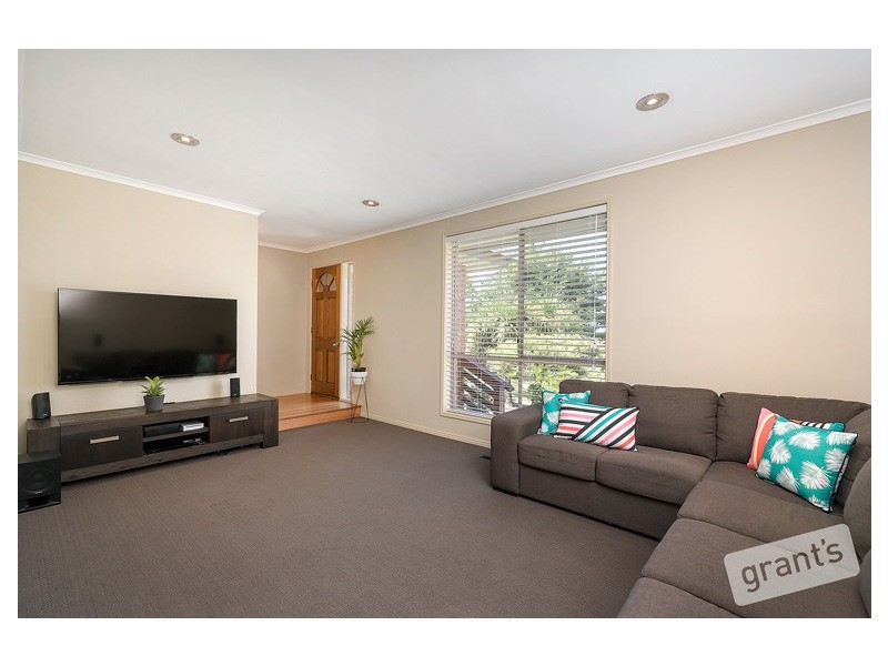 15 Bangalay Place, Berwick VIC 3806