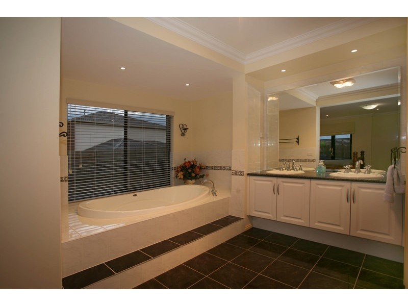 93 Ward Road, Berwick VIC 3806