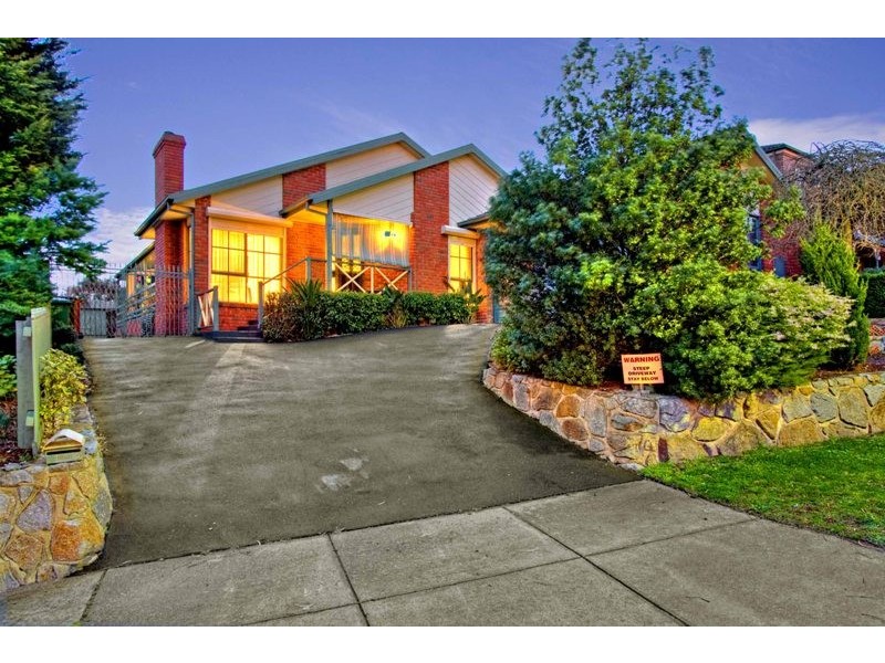 2 Nangwarry Court, Berwick VIC 3806