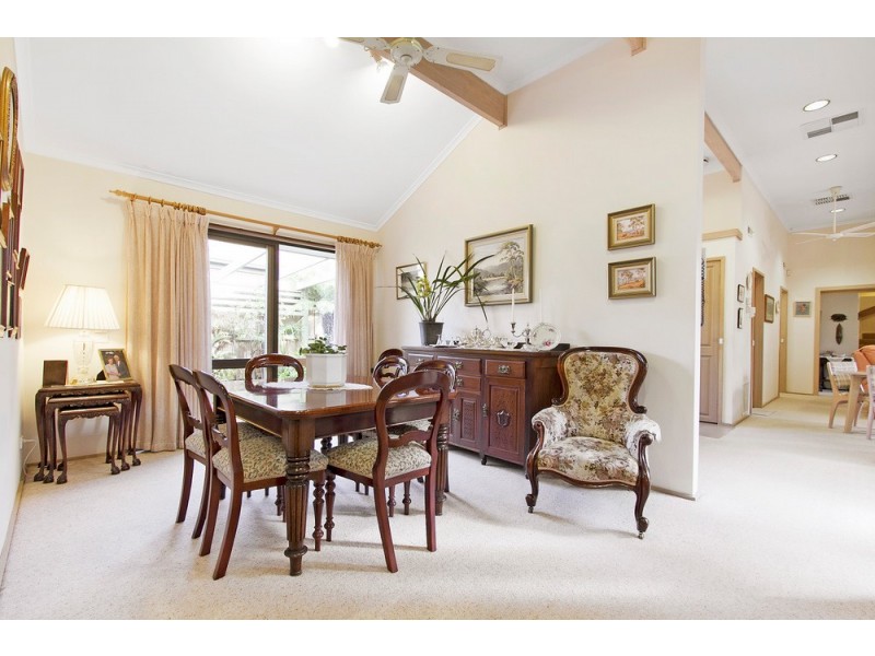 5 Royston Avenue, Berwick VIC 3806