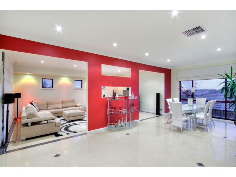 25 Highvale Crescent, Berwick VIC 3806