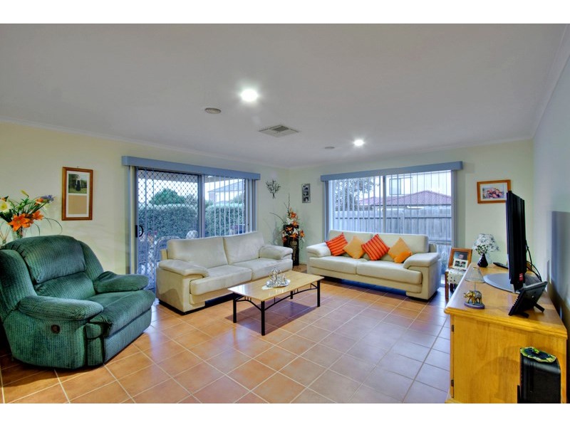 39 Robinswood Parade, Narre Warren South VIC 3805