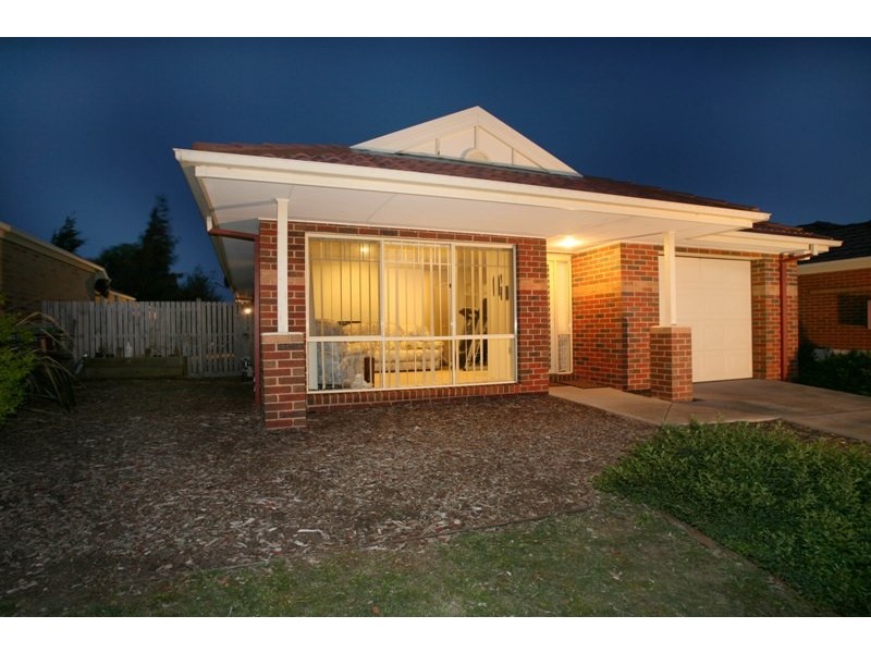 8 Bewley Way, Berwick VIC 3806