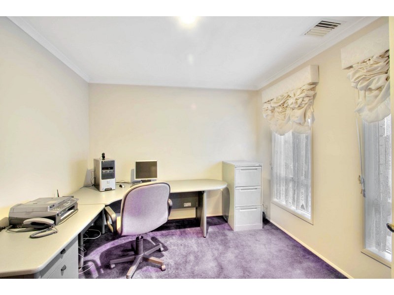 26 Streeton Way, Berwick VIC 3806