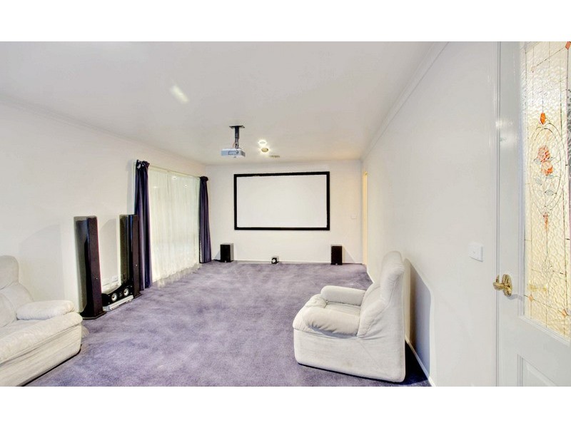 26 Streeton Way, Berwick VIC 3806