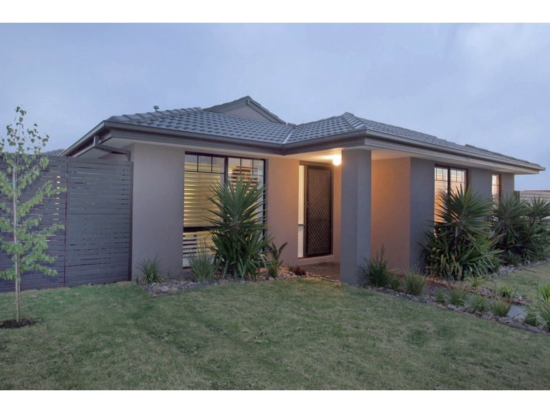 53 Hancock Drive, Berwick VIC 3806