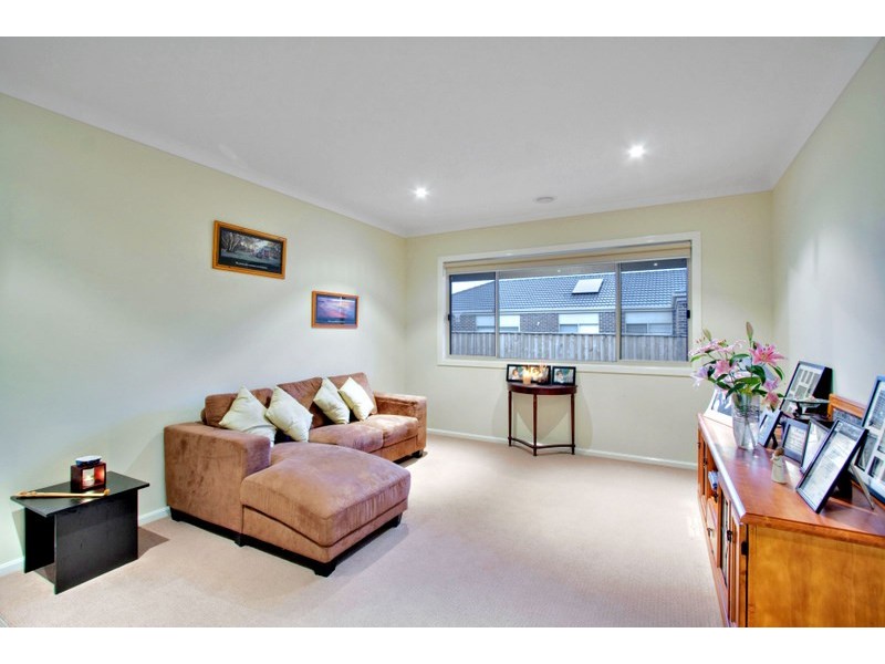 6 Honey Court, Berwick VIC 3806