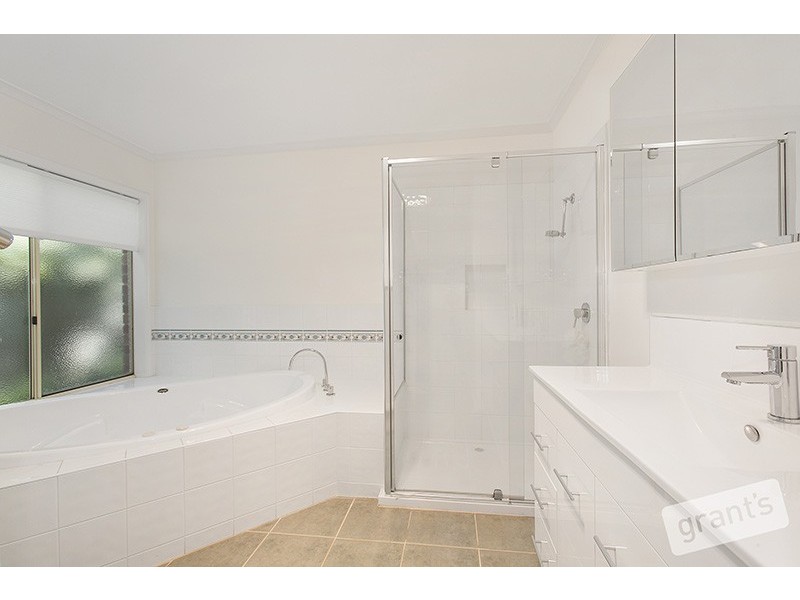 6 Chelsea Crescent, Berwick VIC 3806