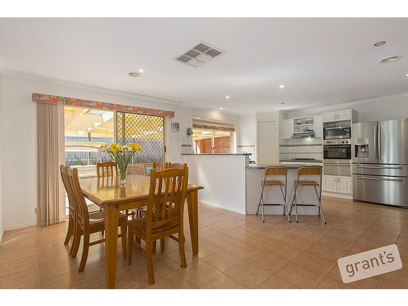 6 Chelsea Crescent, Berwick VIC 3806