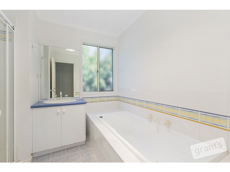 6 Chelsea Crescent, Berwick VIC 3806