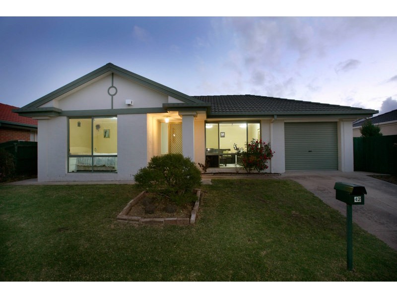 42 President Road, Narre Warren South VIC 3805