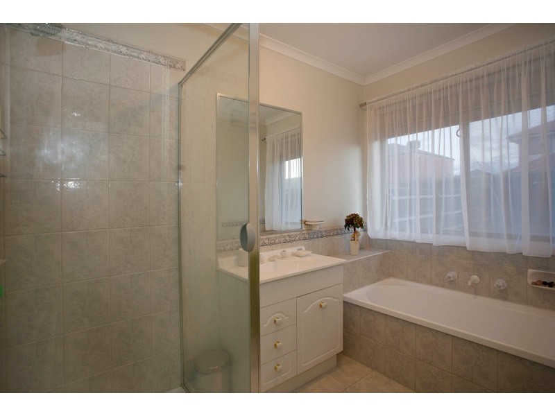 42 President Road, Narre Warren South VIC 3805