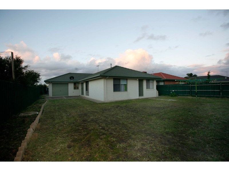 42 President Road, Narre Warren South VIC 3805