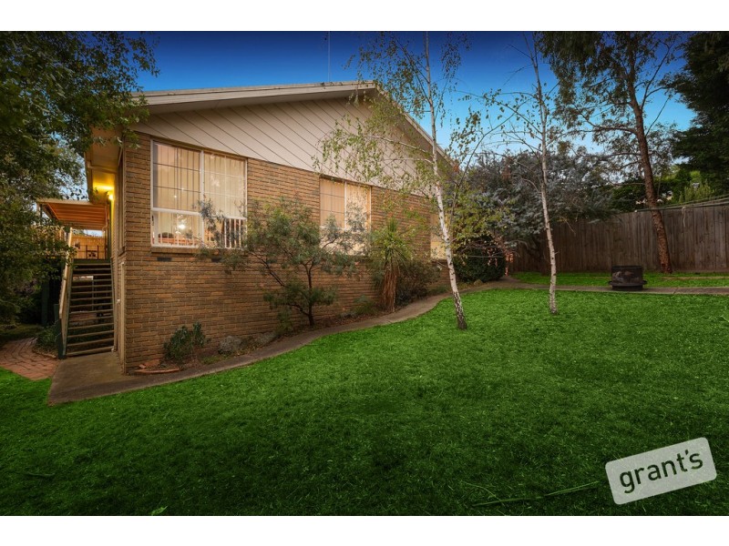 25 Balmain Drive, Berwick VIC 3806