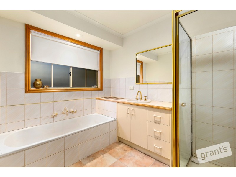 25 Balmain Drive, Berwick VIC 3806