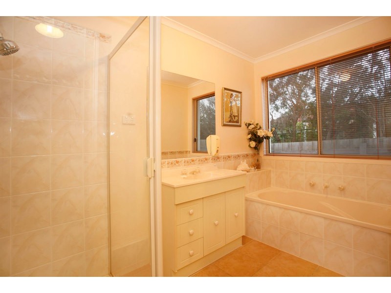 22 Abercairn Drive, Narre Warren South VIC 3805