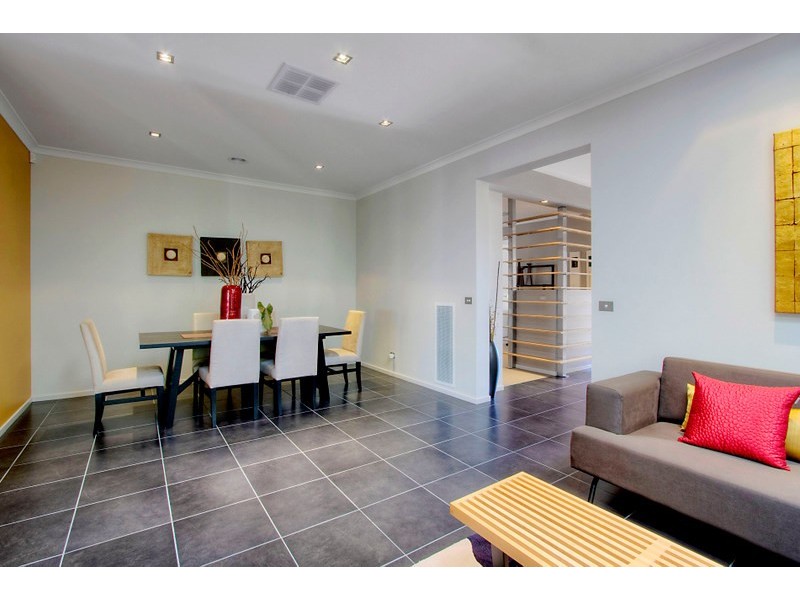 96 Bridgewater Boulevard, Berwick VIC 3806