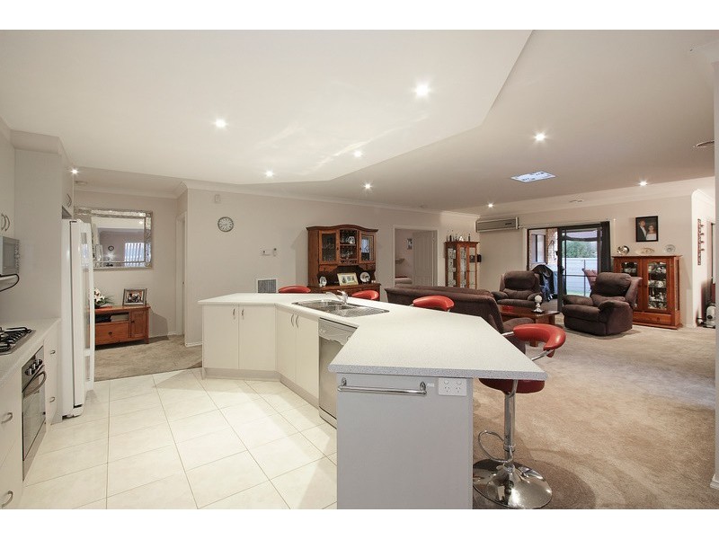 15 Daventry Court, Berwick VIC 3806