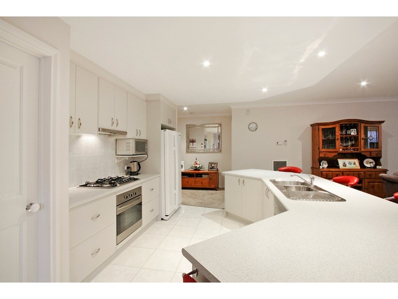 15 Daventry Court, Berwick VIC 3806