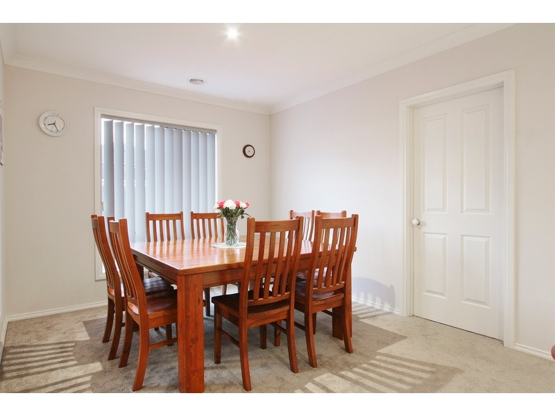 15 Daventry Court, Berwick VIC 3806