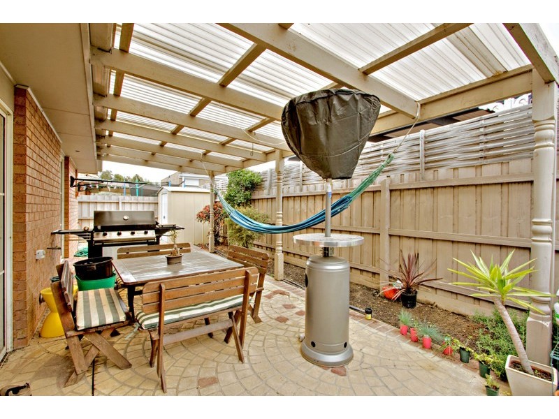 2/19 Glenn Erin Way, Berwick VIC 3806