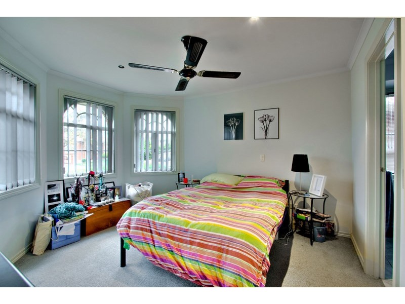 2/19 Glenn Erin Way, Berwick VIC 3806