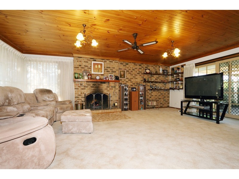 24-26 Claremont Glen, Berwick VIC 3806