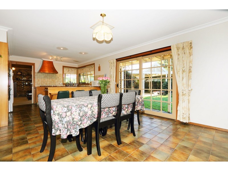 24-26 Claremont Glen, Berwick VIC 3806