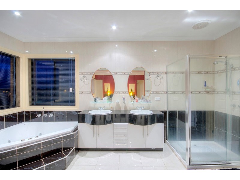 4 Toptani Drive, Narre Warren South VIC 3805