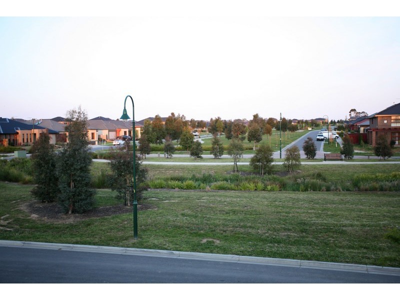 12 Norris Grove, Berwick VIC 3806