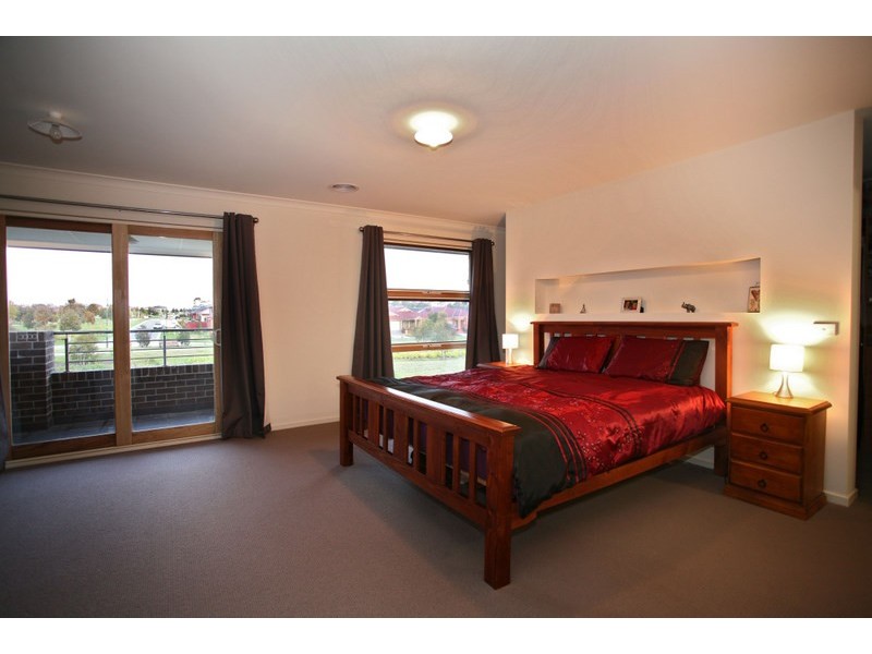 12 Norris Grove, Berwick VIC 3806