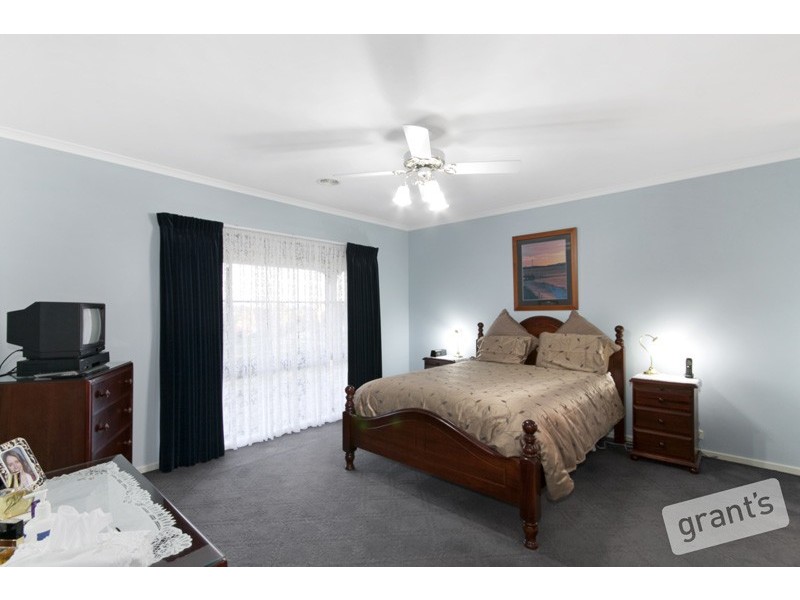 1 Jarryd Crescent, Berwick VIC 3806