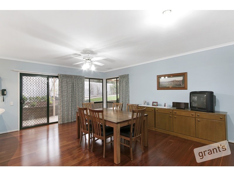 1 Jarryd Crescent, Berwick VIC 3806