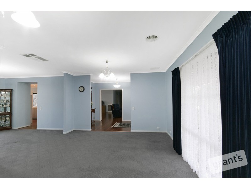 1 Jarryd Crescent, Berwick VIC 3806