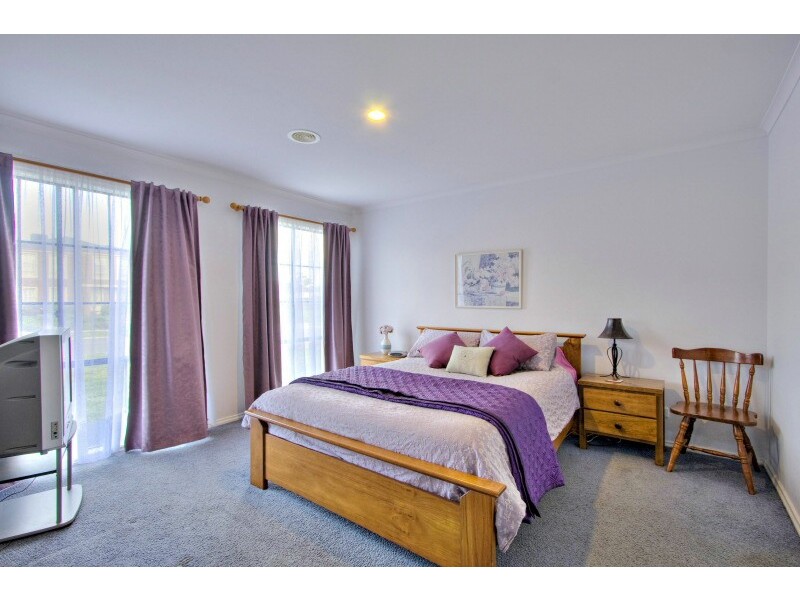 61 Fieldstone Boulevard, Beaconsfield VIC 3807