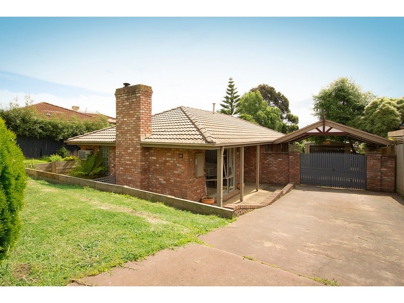 60 Strathavan Drive, Berwick VIC 3806
