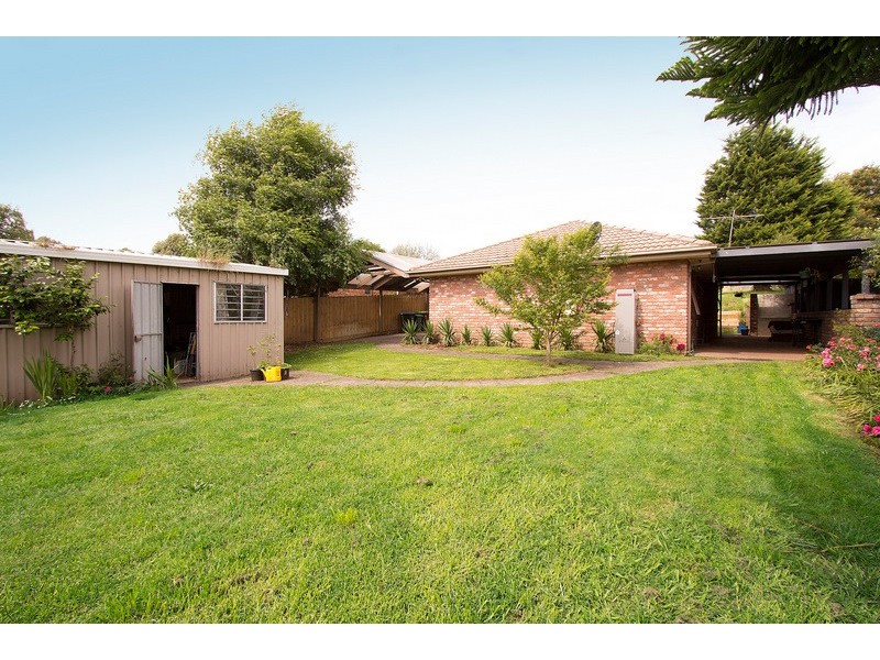 60 Strathavan Drive, Berwick VIC 3806