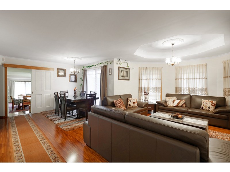 34 Oakleaf Place, Narre Warren South VIC 3805