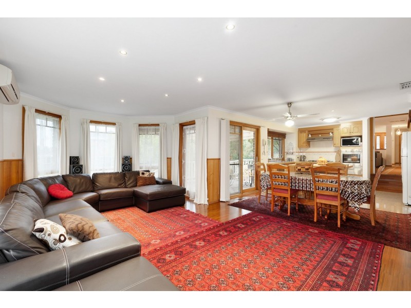 34 Oakleaf Place, Narre Warren South VIC 3805