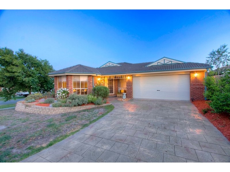 1 Meadow Place, Narre Warren South VIC 3805