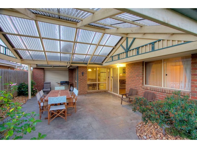 1 Meadow Place, Narre Warren South VIC 3805