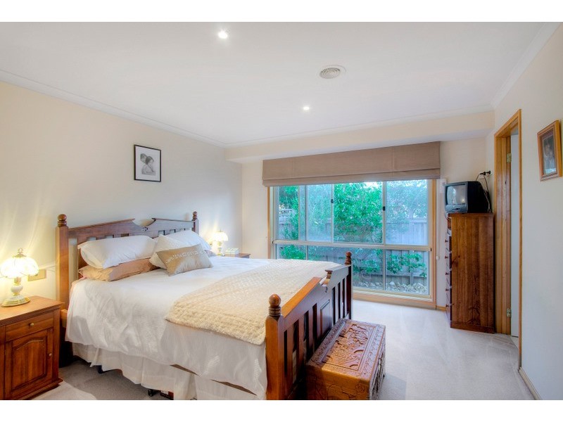 1 Meadow Place, Narre Warren South VIC 3805