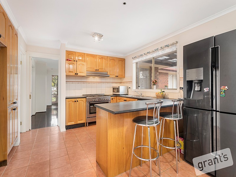 3 Glenn Erin Way, Berwick VIC 3806