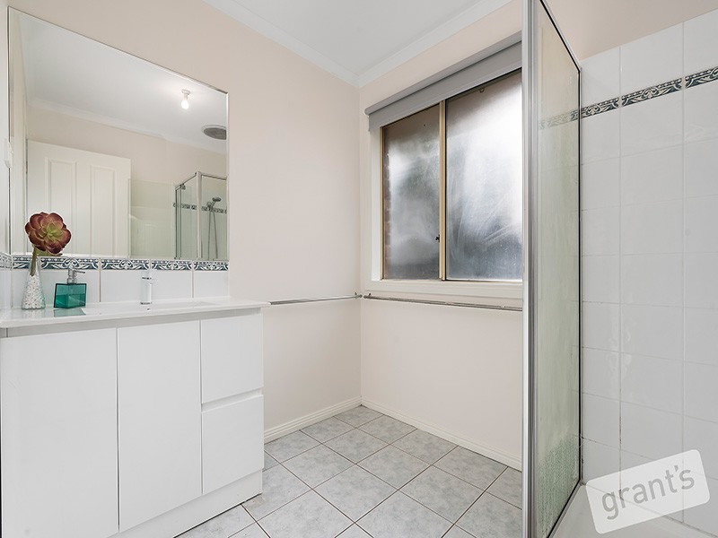 3 Glenn Erin Way, Berwick VIC 3806