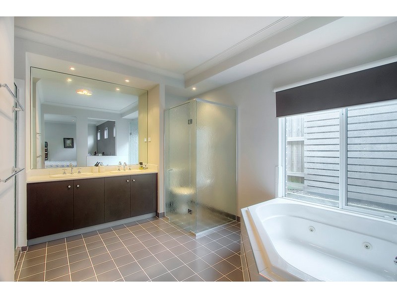 7 Cedarwood Crescent, Berwick VIC 3806