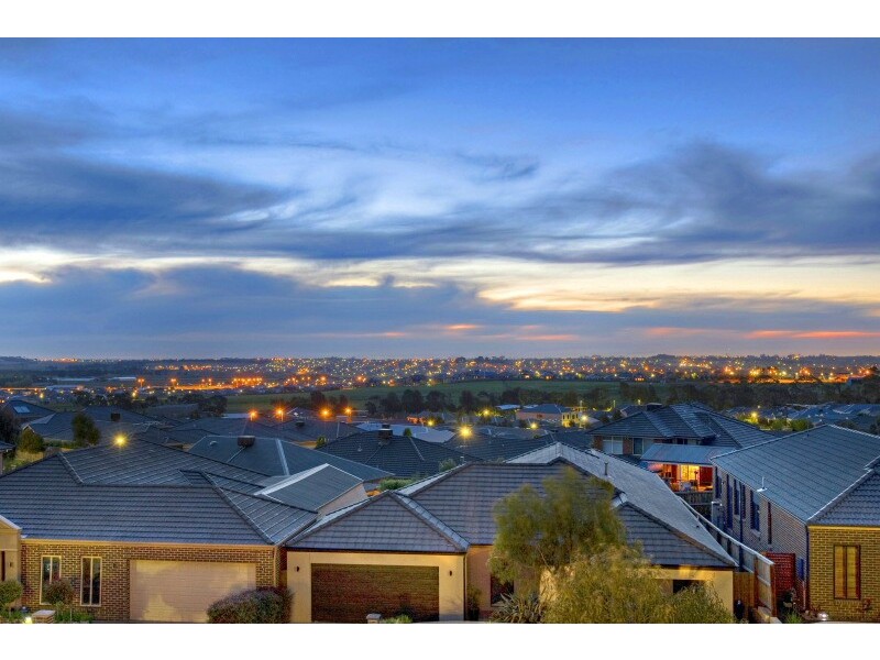 17 Tennyson Close, Berwick VIC 3806