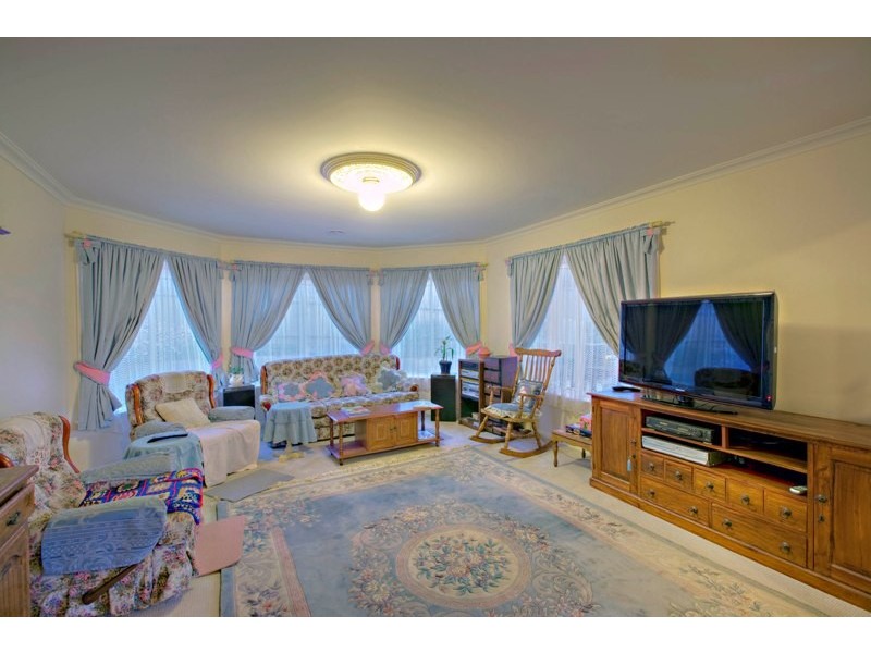 17 Tennyson Close, Berwick VIC 3806