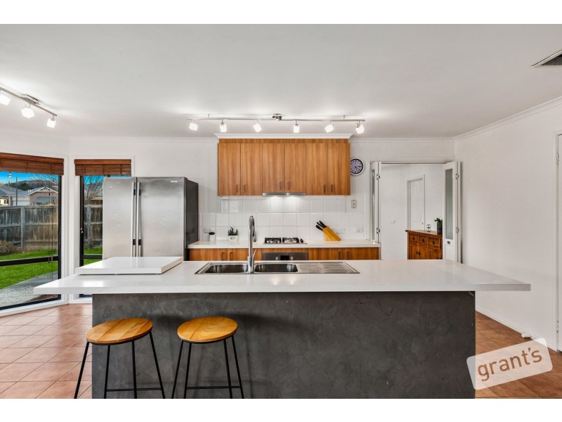 1 Warwick Court, Berwick VIC 3806